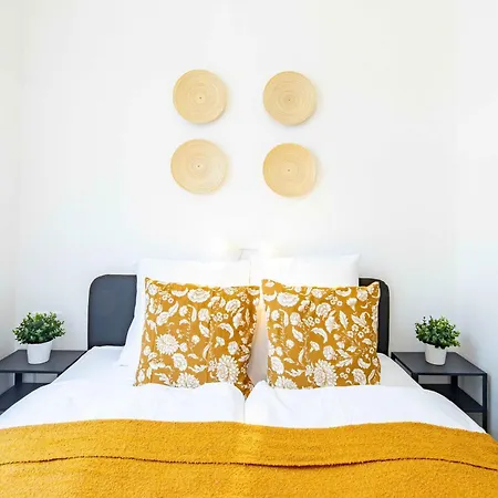 - Comfy - Comfy Sleep Apartment Budapest