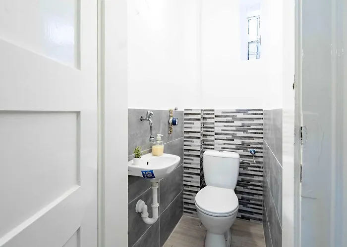 - Comfy - Comfy Sleep * Budapesta